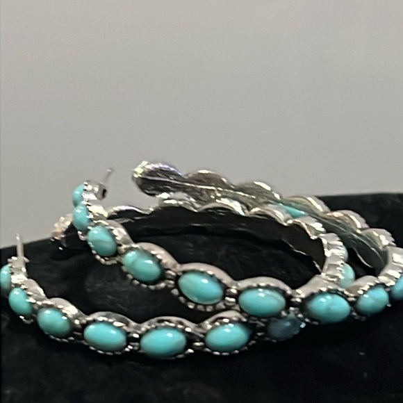Jewelry - New one and a half inch silver tone and turquoise colored hoop, styled earrings